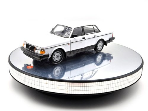 Otočný stojan pre model auta v mierke 1:24