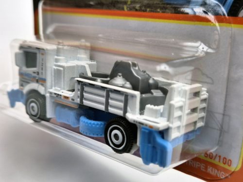 Road Stripe King - 2021 60/100 - blistery -  Matchbox - 1:64