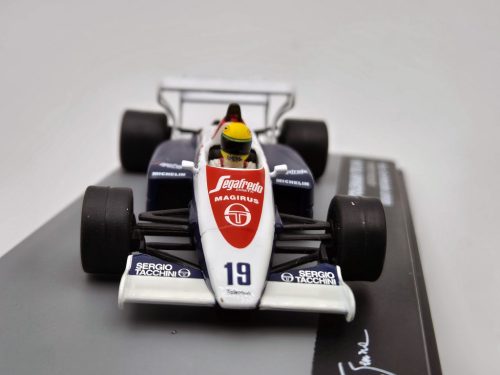 Toleman TG184 F1 #19 (1984) - Great Britain GP - Ayrton Senna - s postavičkou pilota -  Edicola - 1:43