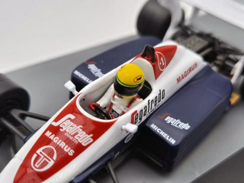 Toleman TG184 F1 #19 (1984) - Great Britain GP - Ayrton Senna - s postavičkou pilota -  Edicola - 1:43