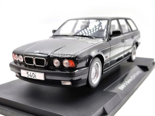 BMW E34 540i Touring -  MCG - 1:18 1/18 model auta