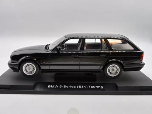 BMW E34 540i Touring -  MCG - 1:18 1/18 model auta