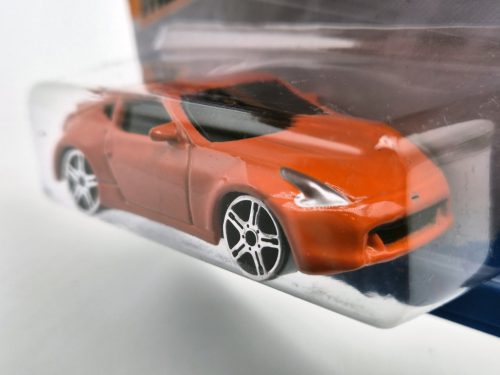 Nissan 370z (2020) - oranžová/čierna -  Maisto - 1:64