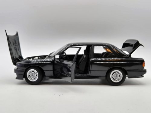 BMW E30 M3 - Minichamps - 1:18  - použitá