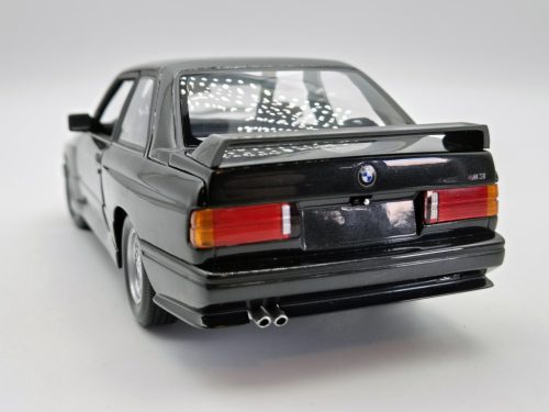 BMW E30 M3 - Minichamps - 1:18  - použitá