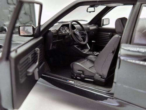 BMW E30 M3 - Minichamps - 1:18  - použitá