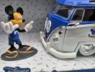 Volkswagen VW T1 Samba minibus - s figúrkou Mickey Mousa -  Jada - 1:24
