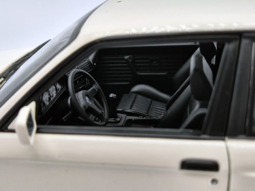 BMW E30 M3 (1987) -  Minichamps - 1:18