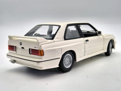 BMW E30 M3 (1987) -  Minichamps - 1:18