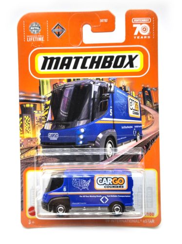 International eStar (2009) - 2023 37/100 - s dlhou kartou -  Matchbox - 1:64
