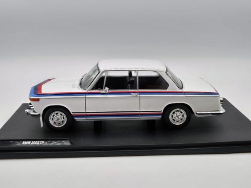 BMW 2002tii turbo (1971) -  Solido - 1:18