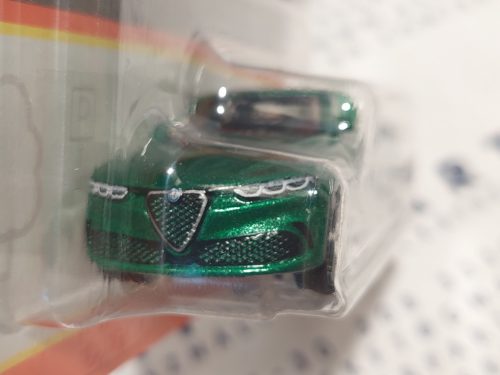 Alfa Romeo Tonale (2023) - 50/100 - blistery -  Matchbox - 1:64