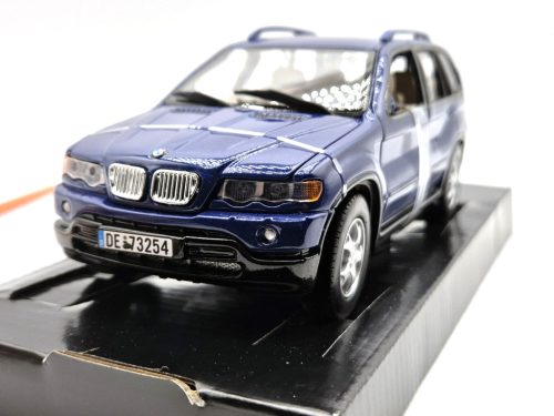 BMW X5 E53 -  Motor Max - 1:24