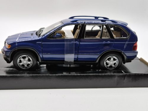 BMW X5 E53 -  Motor Max - 1:24