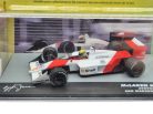 McLaren MP4/4 F1 #12 (1988) - San Marino GP - Ayrton Senna - s postavičkou pilota -  Edicola - 1:43