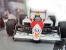 McLaren MP4/4 F1 #12 (1988) - San Marino GP - Ayrton Senna - s postavičkou pilota -  Edicola - 1:43
