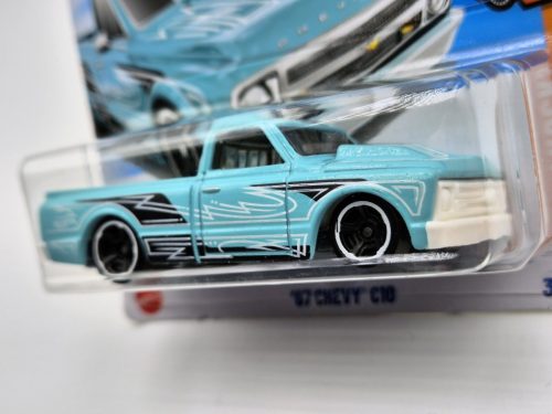 Hot Wheels Chevy C10 (1967) - HW Hot Trucks  2/10 - 21/250  -  Hot Wheels - 1:64