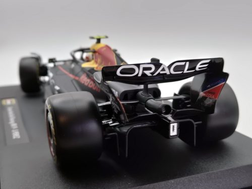 Red Bull RB19 F1 #1 (2023) - Sergio Perez - s postavičkou pilota -  Burago - 1:18