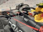 Red Bull RB19 F1 #1 (2023) - Sergio Perez - s postavičkou pilota -  Burago - 1:18