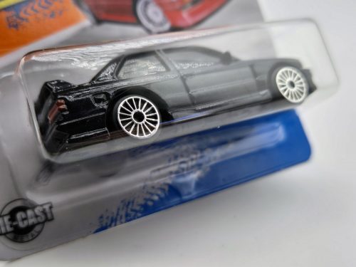 BMW E30 M3 (1988) -  Maisto - 1:64