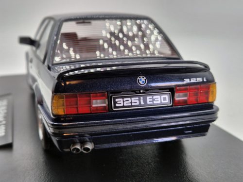 BMW E30 325i M paket 2 (1987)  - modrá -  KK Scale - 1:18