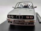 BMW E30 325i M paket 2 (1988) - strieborná -  KK Scale - 1:18