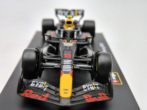 Red Bull RB20 F1 #11 (2024) - Sergio Perez - s postavičkou pilota -  Bburago - 1:43