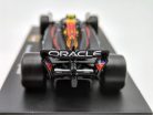 Red Bull RB20 F1 #11 (2024) - Sergio Perez - s postavičkou pilota -  Bburago - 1:43