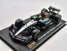 Mercedes GP W15 EQ Performance F1 #44 (2024) - Lewis Hamilton - s postavičkou pilota -  Bburago - 1:43