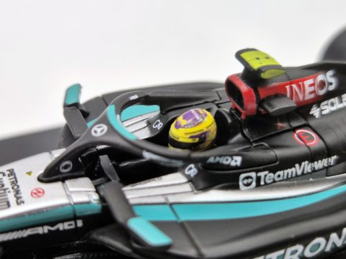 Mercedes GP W15 EQ Performance F1 #44 (2024) - Lewis Hamilton - s postavičkou pilota -  Bburago - 1:43