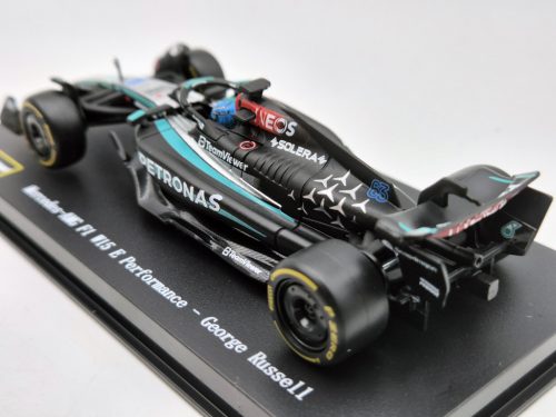 Mercedes GP W15 EQ Performance F1 #63 (2024) - George Russel - s postavičkou pilota -  Bburago - 1:43