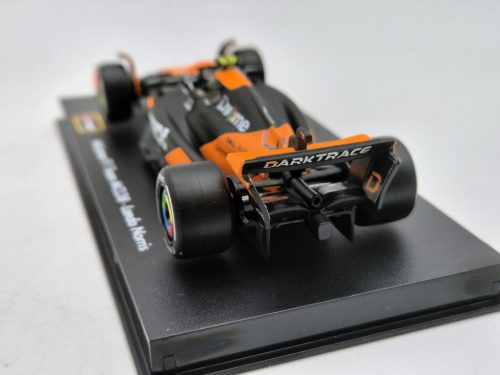 McLaren MCL38 F1 #4 (2024) - Lando Norris - s postavičkou pilota -  Bburago - 1:43