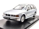 BMW E39 Touring (1998) - strieborná -  Triple9 - 1:18