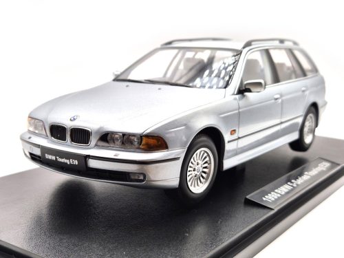 BMW E39 Touring (1998) - strieborná -  Triple9 - 1:18