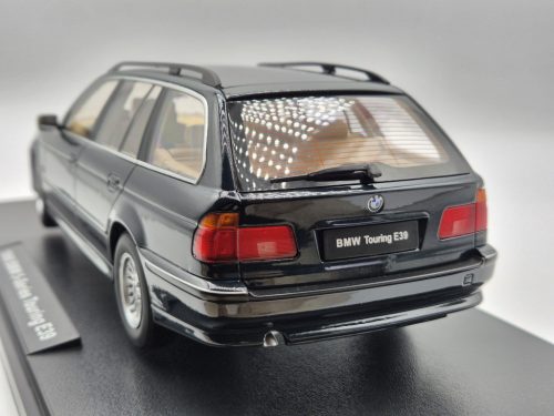 BMW E39 Touring (1998) - zelená -  Triple9 - 1:18