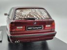 BMW E34 Touring (1996) - bordová -  Triple9 - 1:18