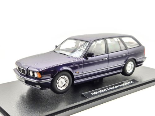 BMW E34 Touring (1996) - fialové -  Triple9 - 1:18