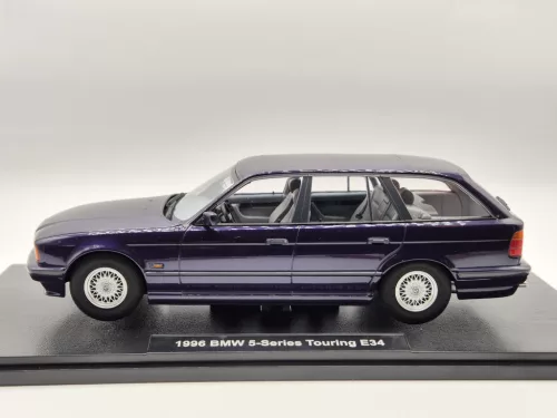 BMW E34 Touring (1996) - fialové -  Triple9 - 1:18