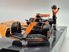 McLaren MCL38 F1 #81 (2024) - Oscar Piastri - s postavičkou pilota -  Bburago - 1:24