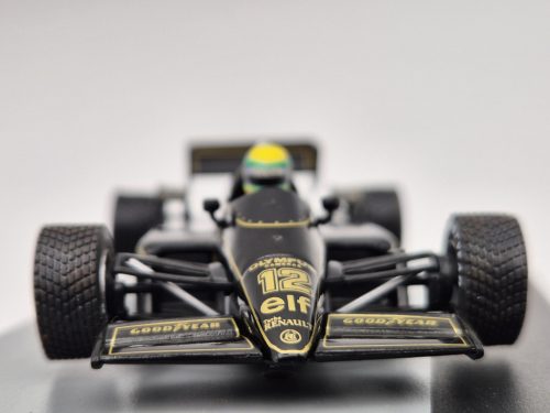 Lotus 97T F1 #12 (1985) - Portugal GP - Ayrton Senna - s postavičkou pilota -  Edicola - 1:43