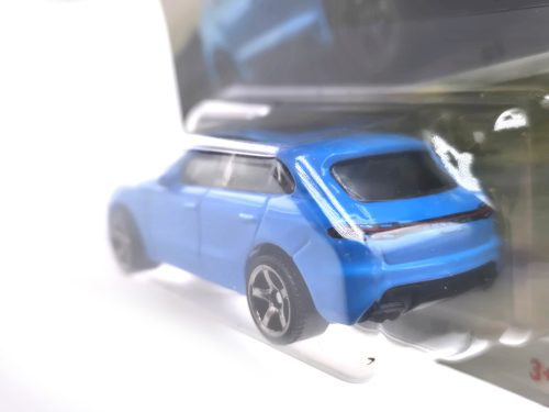 Porsche Macan S - 64/125 - blistery -  Matchbox - 1:64