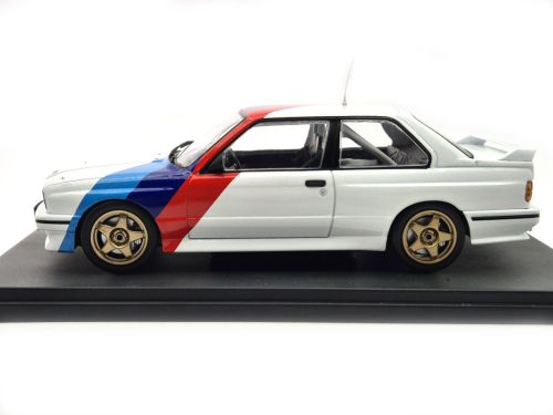 BMW E30 M3 (1989) -  Whitebox - 1:24