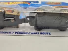 Hot Wheels Track Fleet - Porsche 911 Off-Roader - čierna - Hot Wheels - 1:64 model auta - s poškodeným obalom 