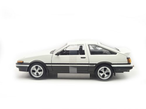 Toyota Sprinter Trueno AE86 -  Maisto - 1:24