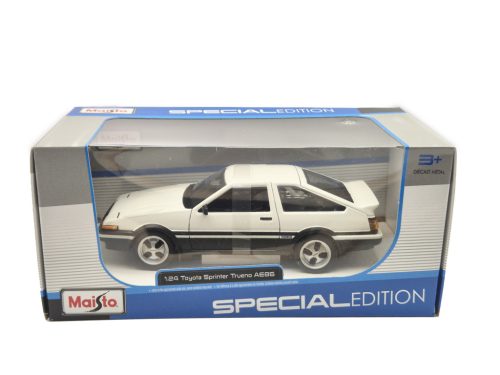 Toyota Sprinter Trueno AE86 -  Maisto - 1:24