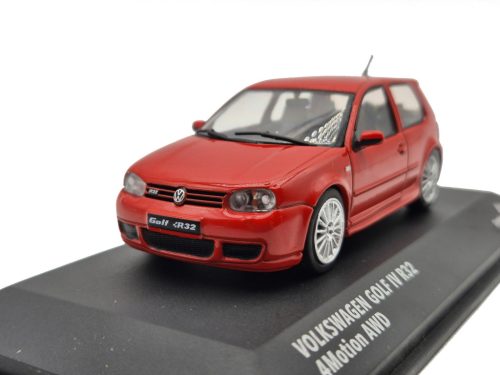 Volkswagen VW Golf IV R32 (2003) – červený – Solido – model 1:43