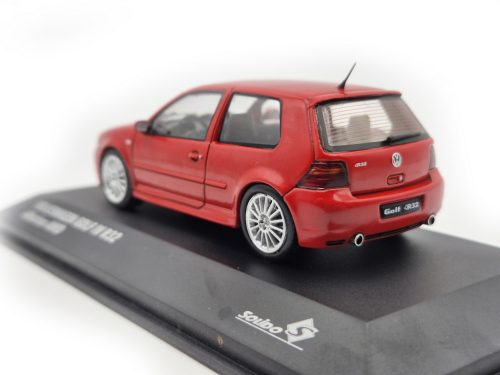 Volkswagen VW Golf IV R32 (2003) – červený – Solido – model 1:43