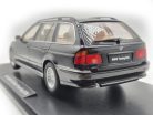 BMW E39 Touring (1998) – čierny – Triple9 – model 1:18