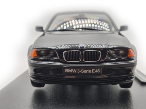 BMW E46 sedan (1999) - čierny - KK-Scale - 1:18