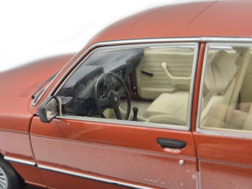BMW E21 323i (1980) - Kastanienrot - Solido - 1:18 zberateľský model